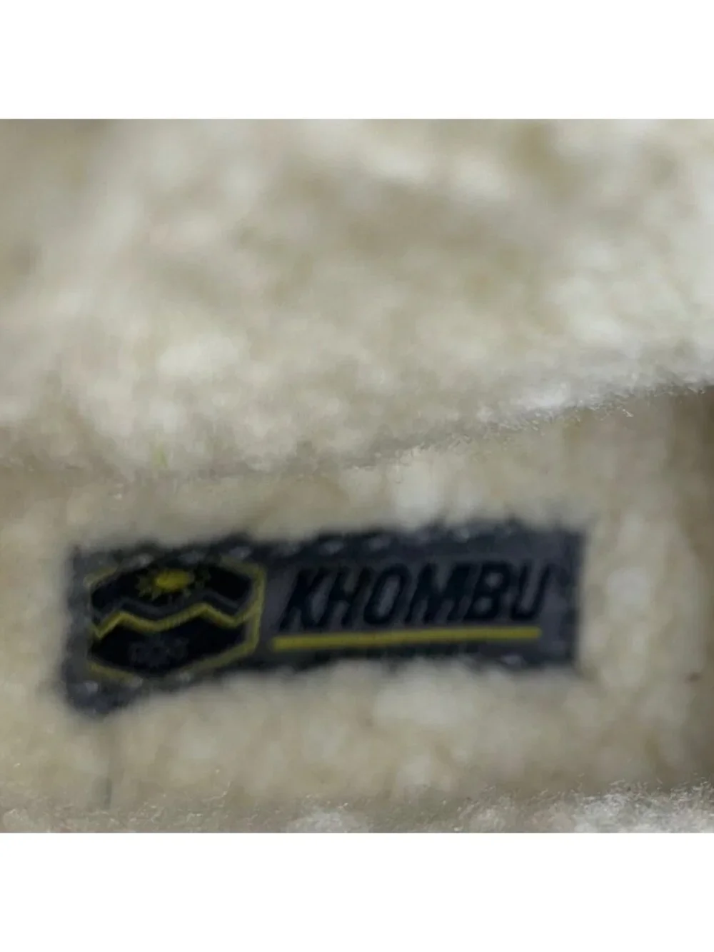 Khombu stay cozy